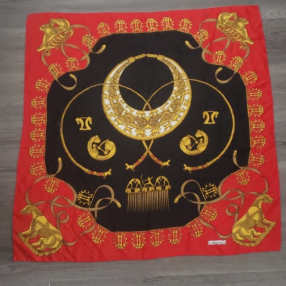 SunKgung Sa Silk scarf - Picture 1 of 6